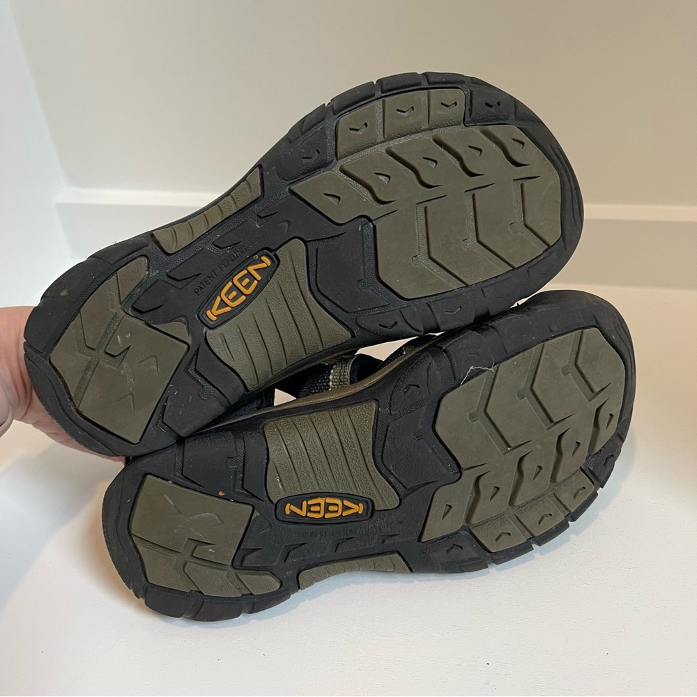 Keen Waterproof Sandals Shoes Youth 4 - Picture 6 of 7